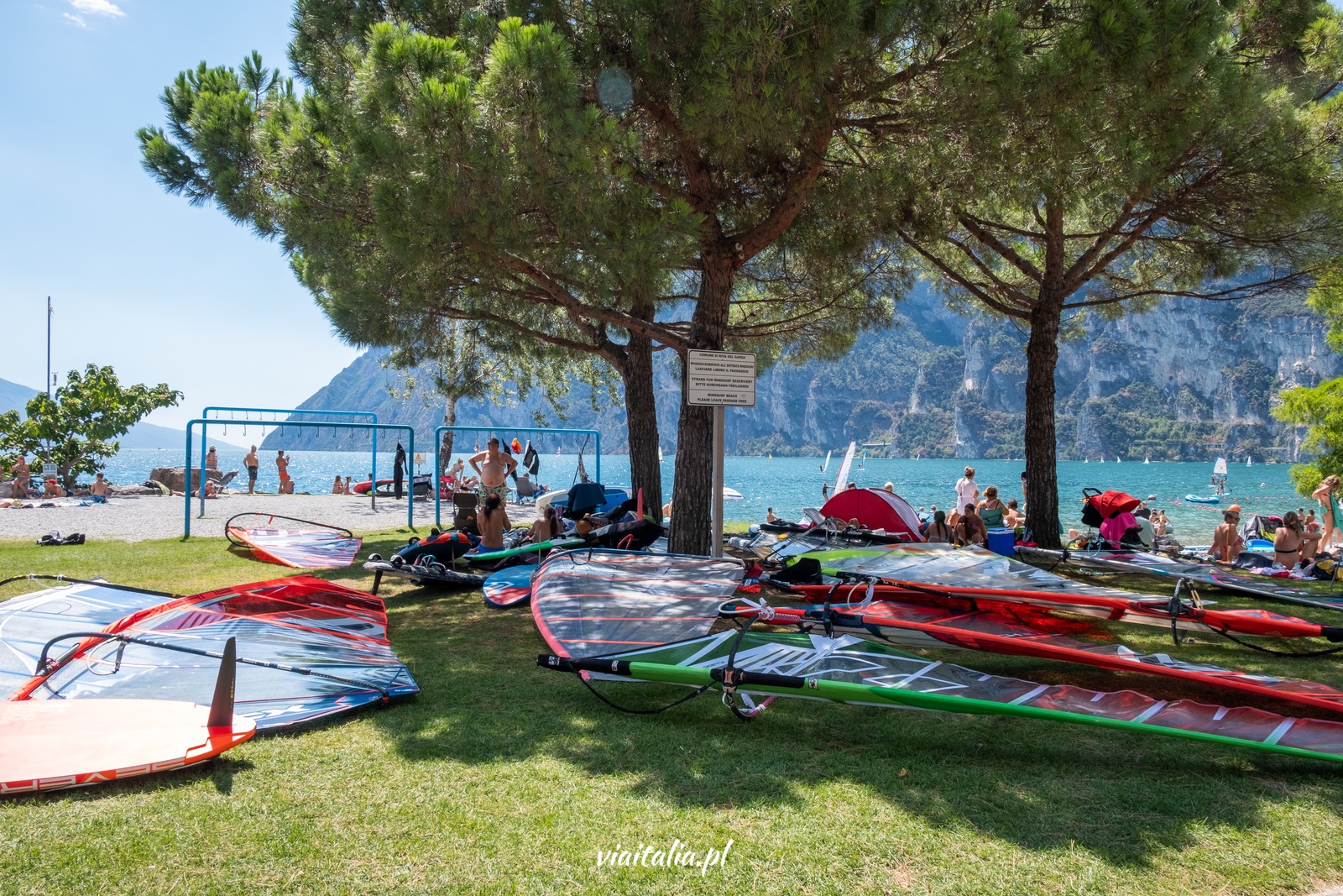 Windsurfing school at Riva del Garda
