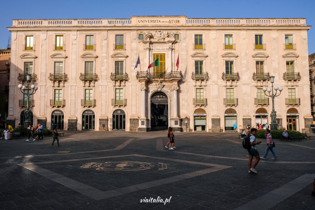 Piazza Università in Catania