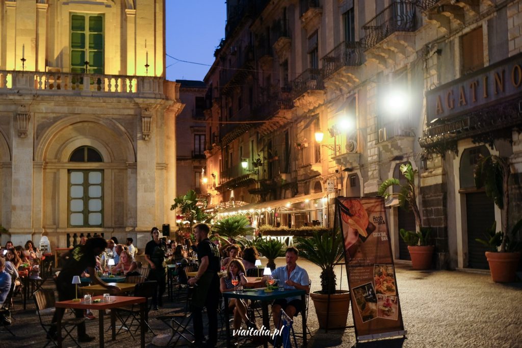 Nightlife just off Piazza Università