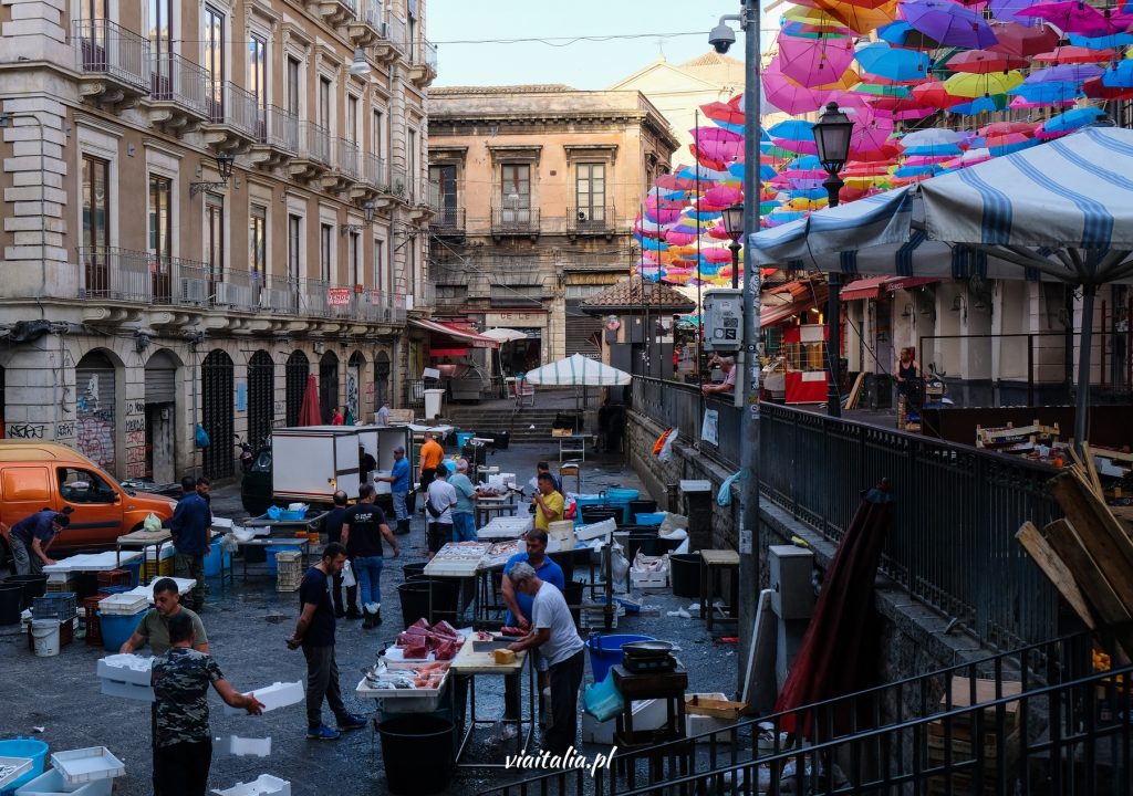 Targ rybny La Pescheria w Katanii