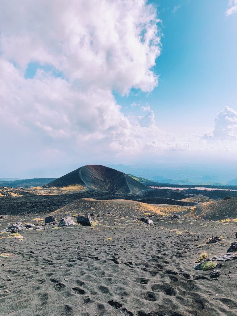 Wulkan etna to największa atrakcja Katanii