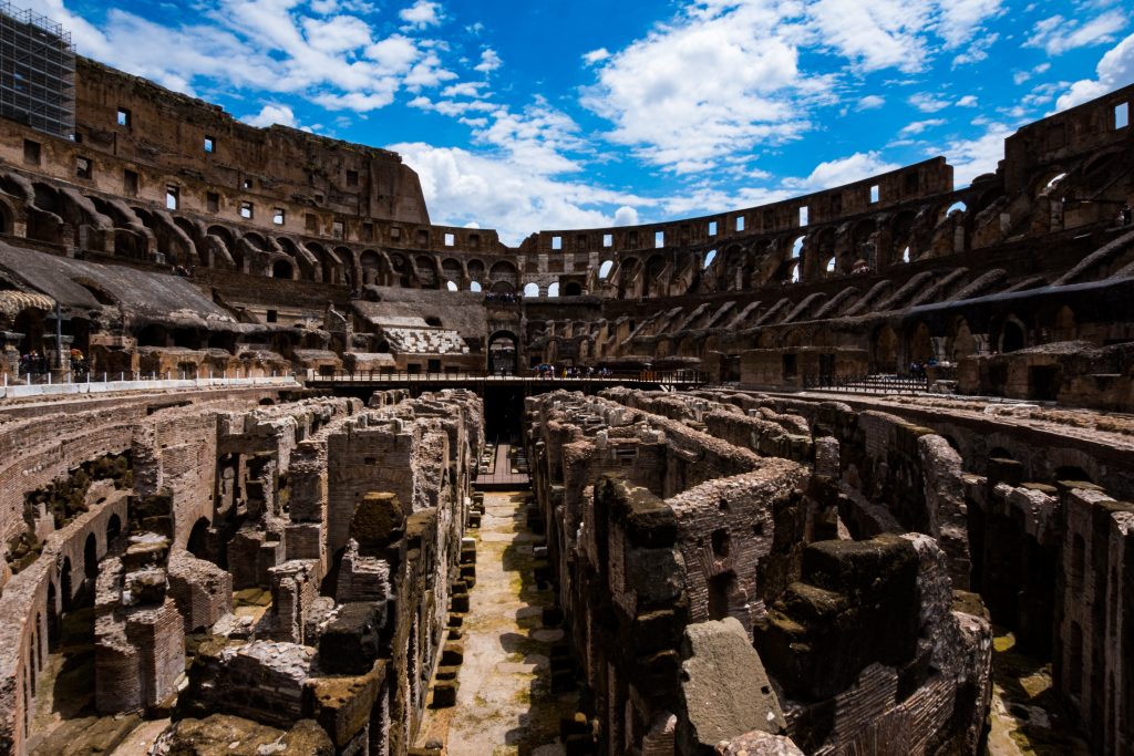 Das Innere des Kolosseums in Rom