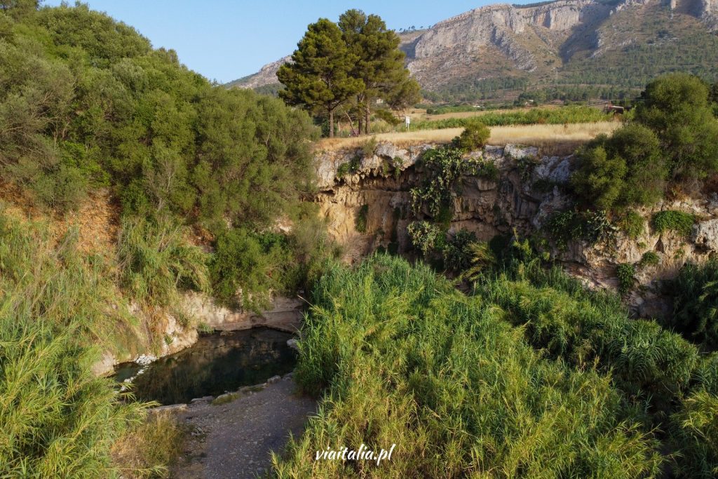 Free thermal baths in Segesta