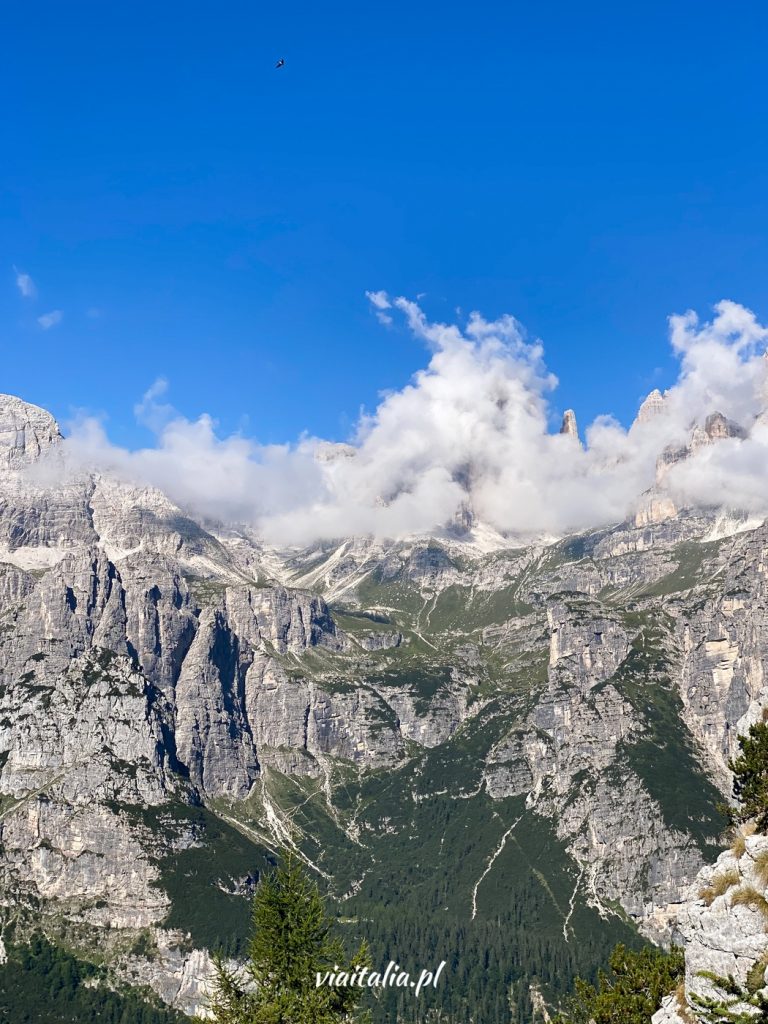 Widok na Dolomity di Brenta ze szczytu Palon di Tovre